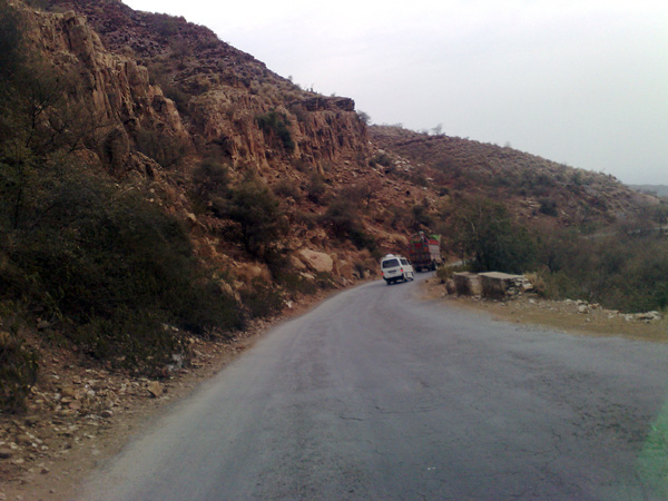Khewra Hill Road with traffic