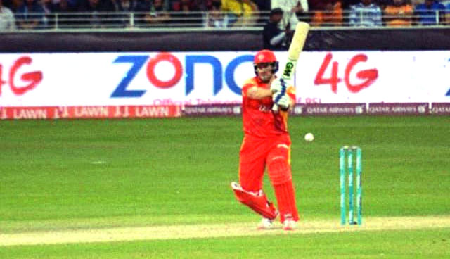 Sharjeel Khan hitting against lahore qalandars