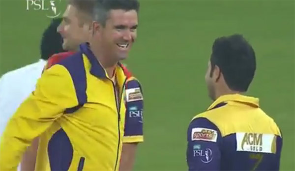 Kevin Peterson very Happily Staring with Other Quetta Gladiators Players after Winning