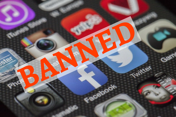 facebook twitter instagram youtube banned in pakistan